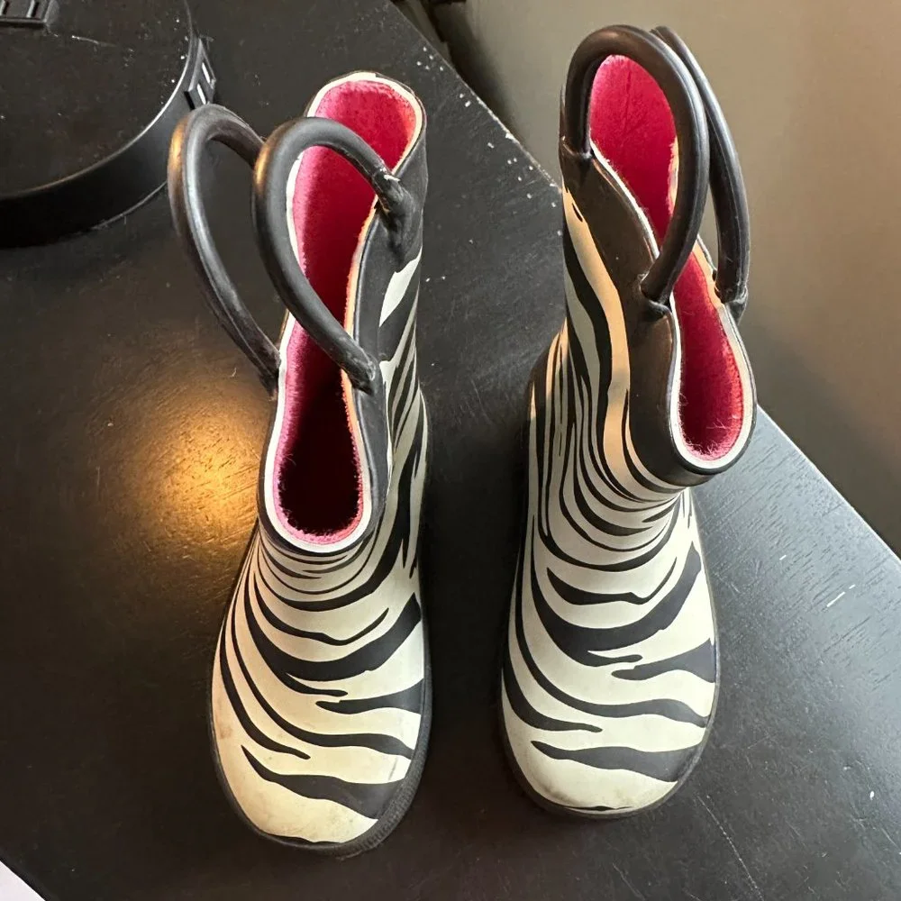 EUC Amy Coe Toddler Girls Zebra Raincoat Sz 12 mos & Rain Boots Sz 6